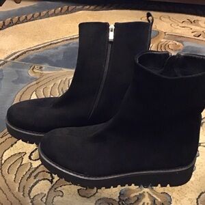 Acura Stylish Black women’s Suede Boots